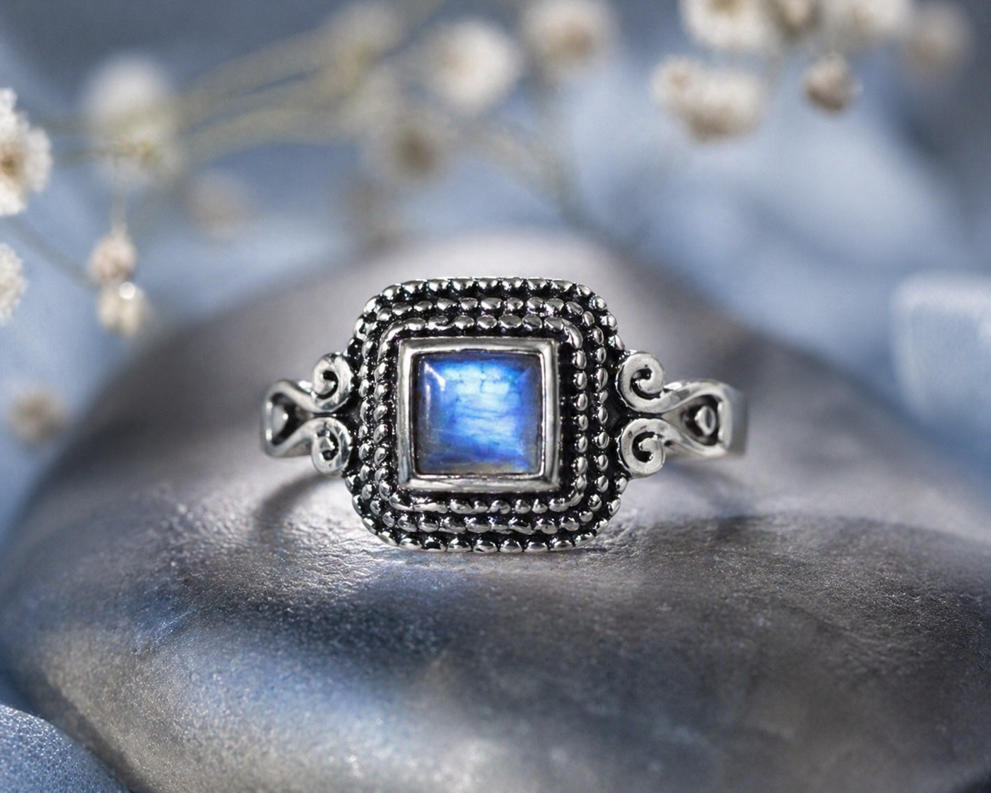 Moonlit Elegance – Rainbow Moonstone Ring