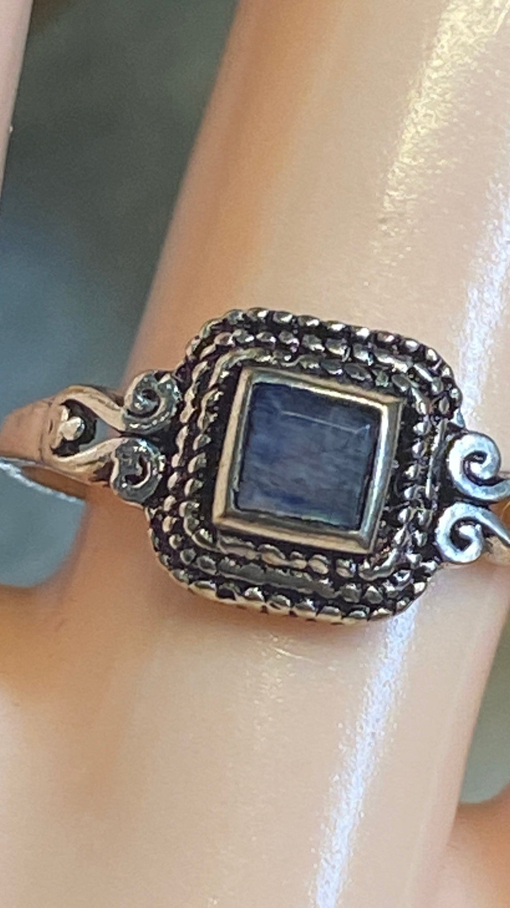 Moonlit Elegance – Rainbow Moonstone Ring