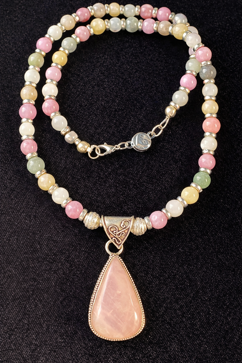 ROSE QUARTZ AND 925 STERLING SILVER PENDANT ON QUARTZ BEADED NECKLACE