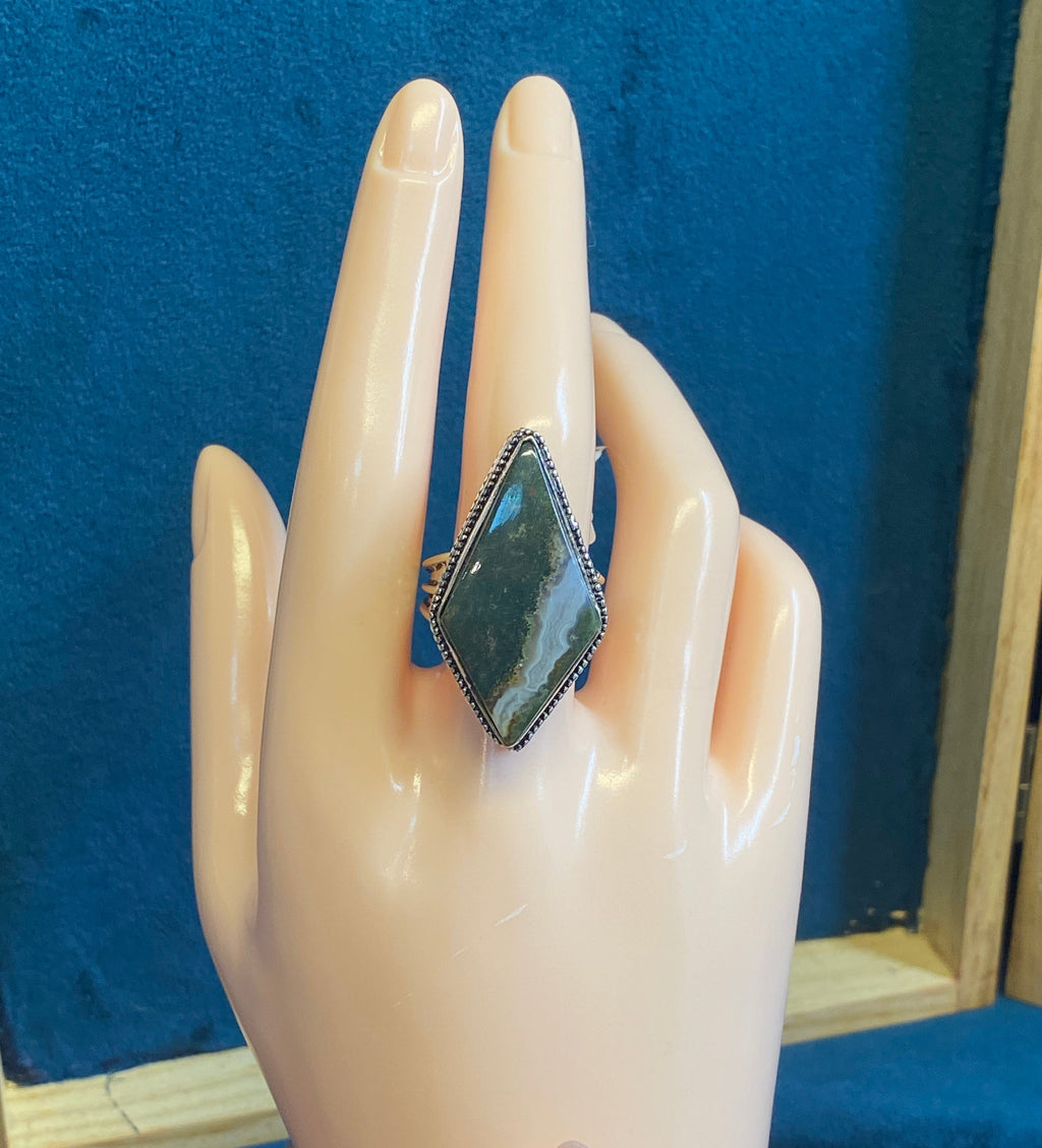 GREEN AGATE STATEMENT RING – SIZE 9 | STERLING SILVER