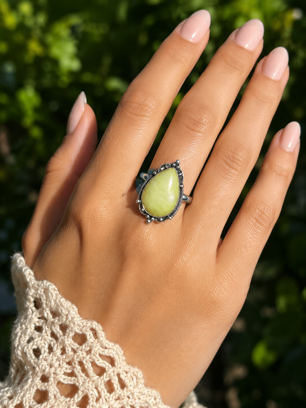 ✨ Lemon Chrysoprase Statement Ring ✨size 9